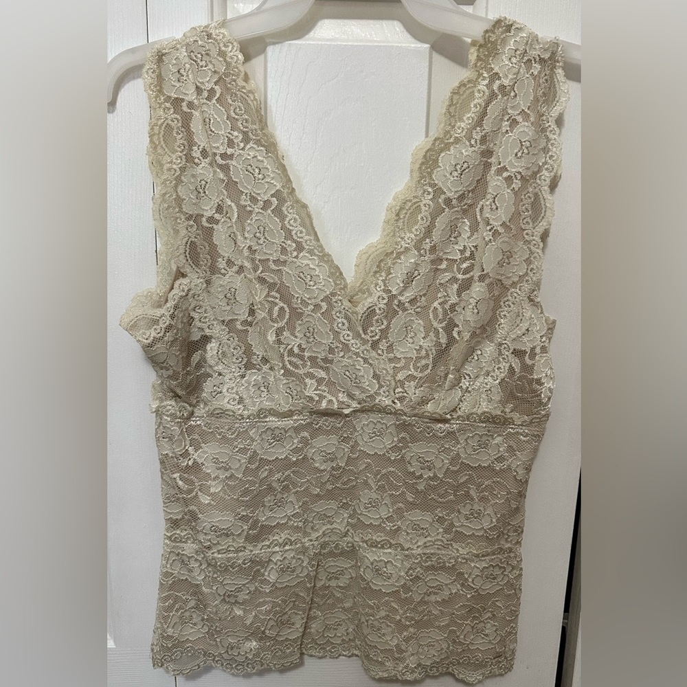 Ladies lacy plunge front & back tank, size S.